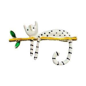 Brooch NIP White Polka Dot Cat on Branch, Enamel paint on goldtone base